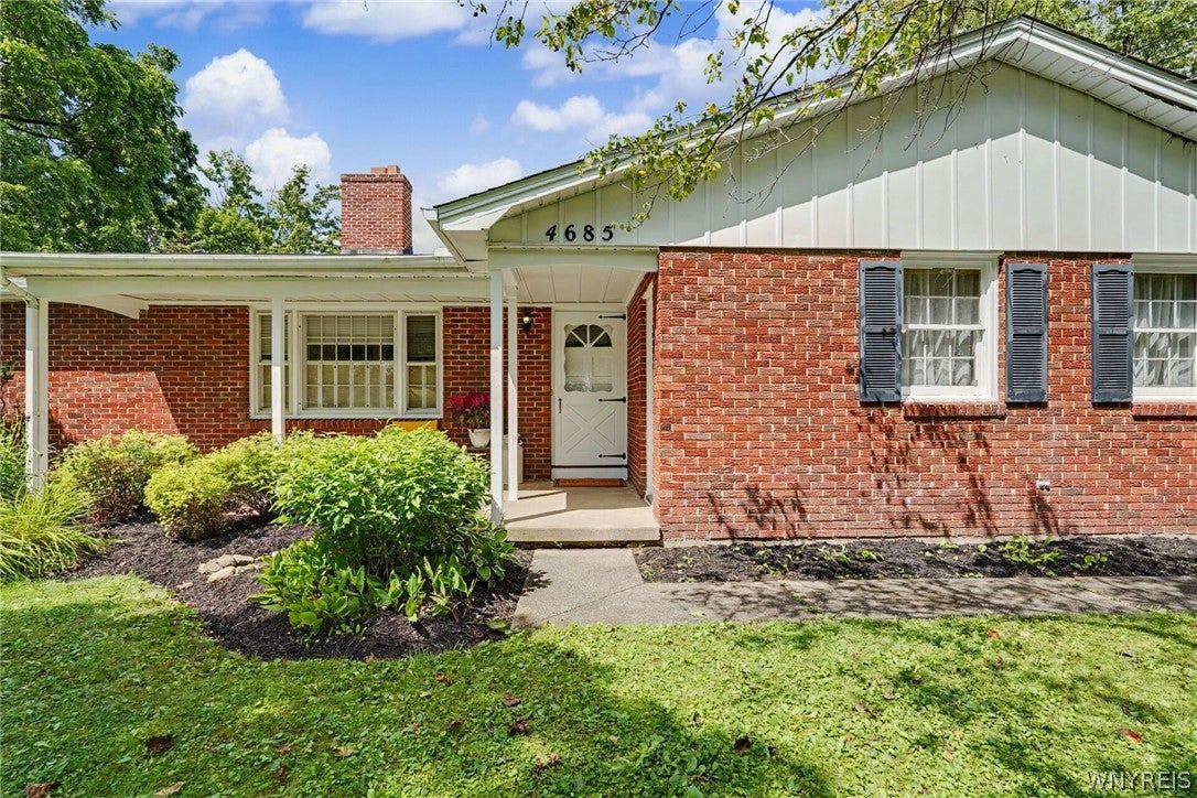 4685 Sawmill Road