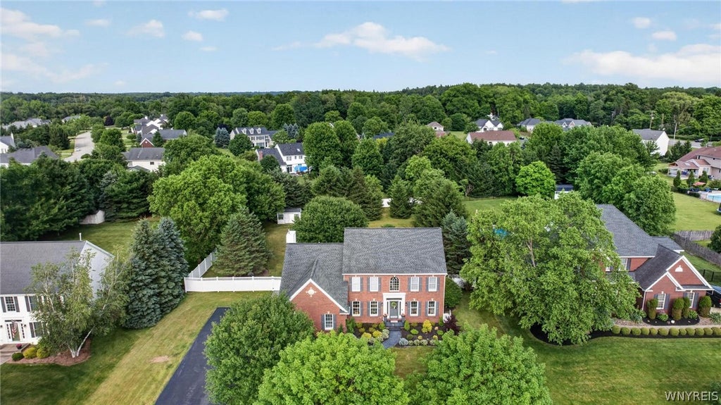 Photo of 35 Norwood Lane, Orchard Park, NY 14127 (MLS # B1700058)