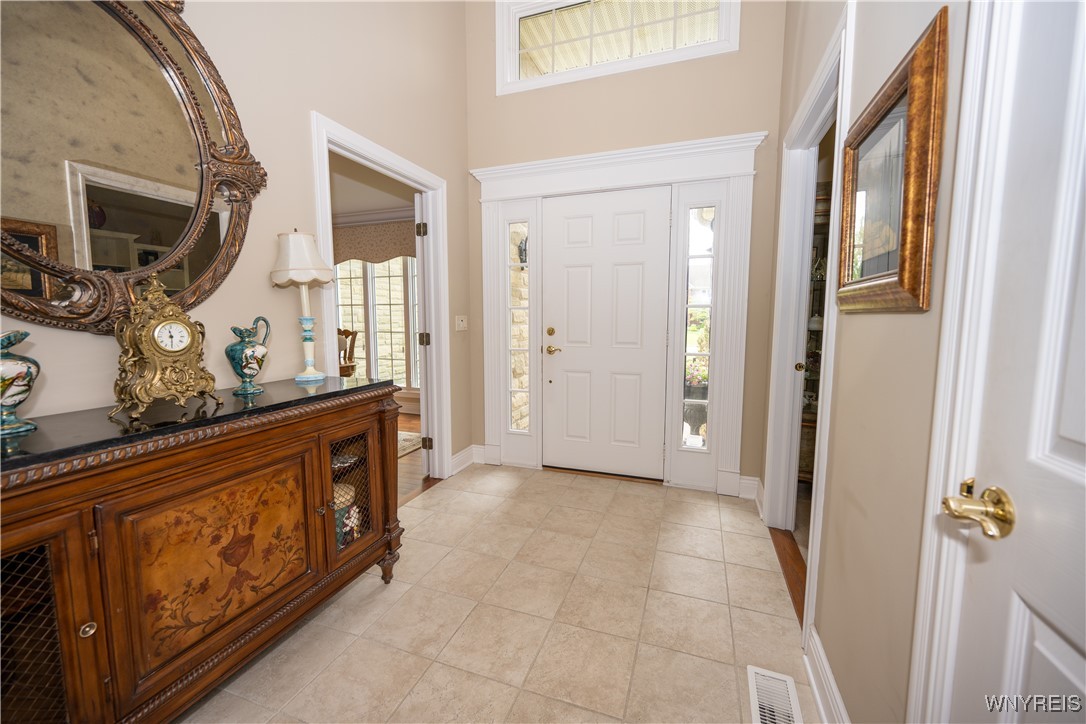 9698 Carmelo Court, Clarence, New York image 4