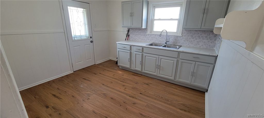 Photo of 3553 Sherwood Avenue, Niagara Falls, NY 14301 (MLS # B1665158)