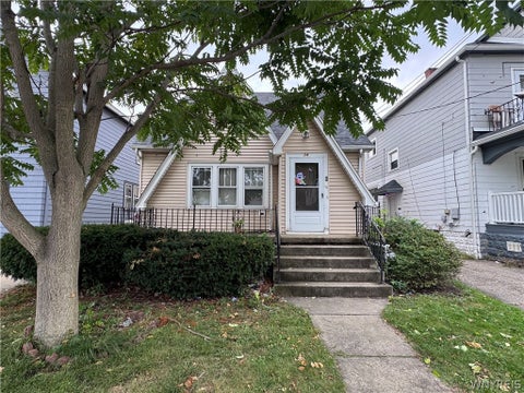 Apartment For Rent - 34 Sunset Street #UPPER<br/> Buffalo, NY 14207