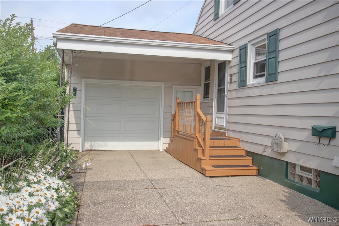 112 Vegola Avenue