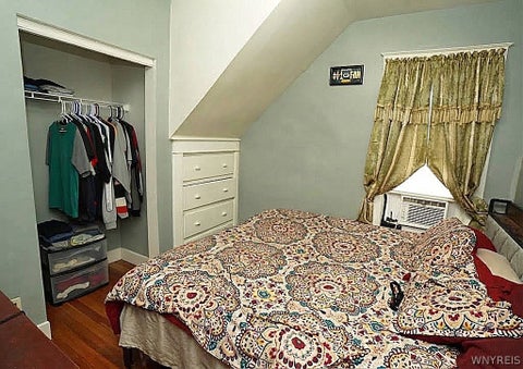 Tiny photo for 1304 Walnut Avenue, Niagara Falls, NY 14301 (MLS # B1714358)