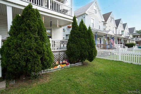 Tiny photo for 1304 Walnut Avenue, Niagara Falls, NY 14301 (MLS # B1714358)
