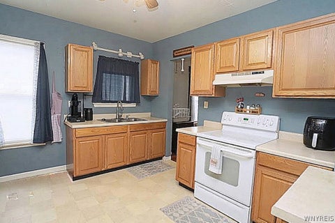 Tiny photo for 1304 Walnut Avenue, Niagara Falls, NY 14301 (MLS # B1714358)