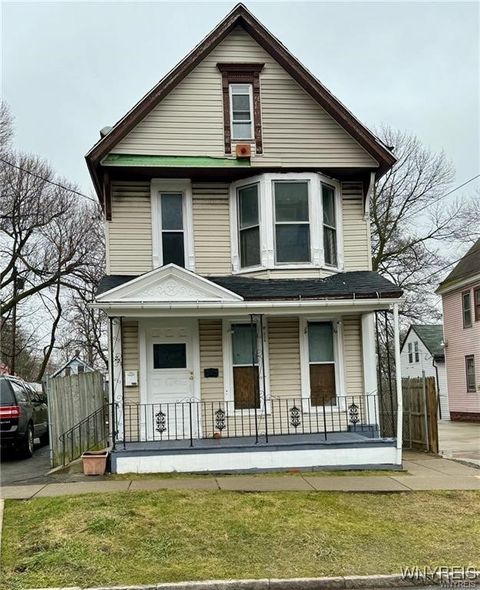 Photo of 221 Maple Street, Buffalo, NY 14204 (MLS # B1660575)
