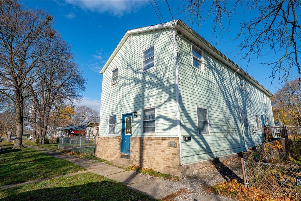 Photo of 2128 Jerauld Avenue, Niagara Falls, NY 14305 (MLS # B1651182)