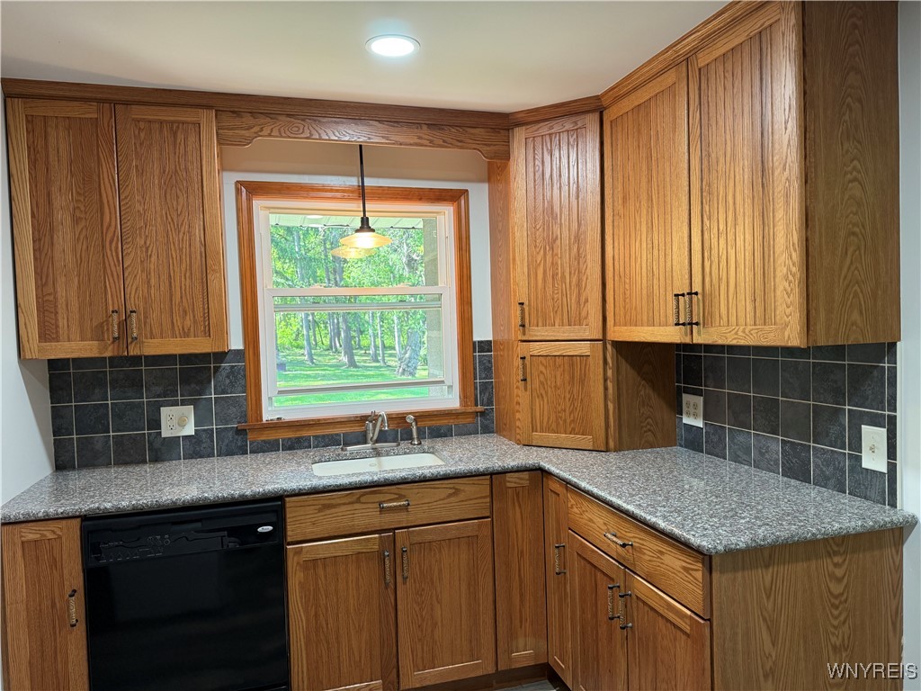 7961 Reserve Road, Orchard Park, New York image 4