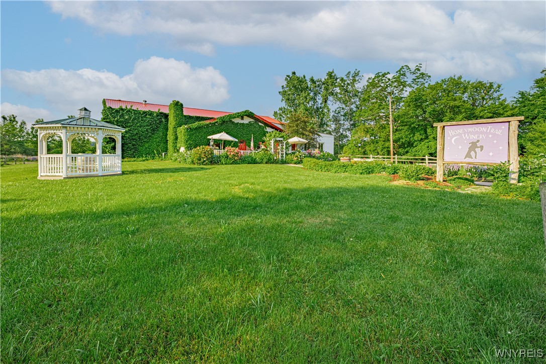 Cambria, New York 14094, United States, ,Commercial,Active,155602