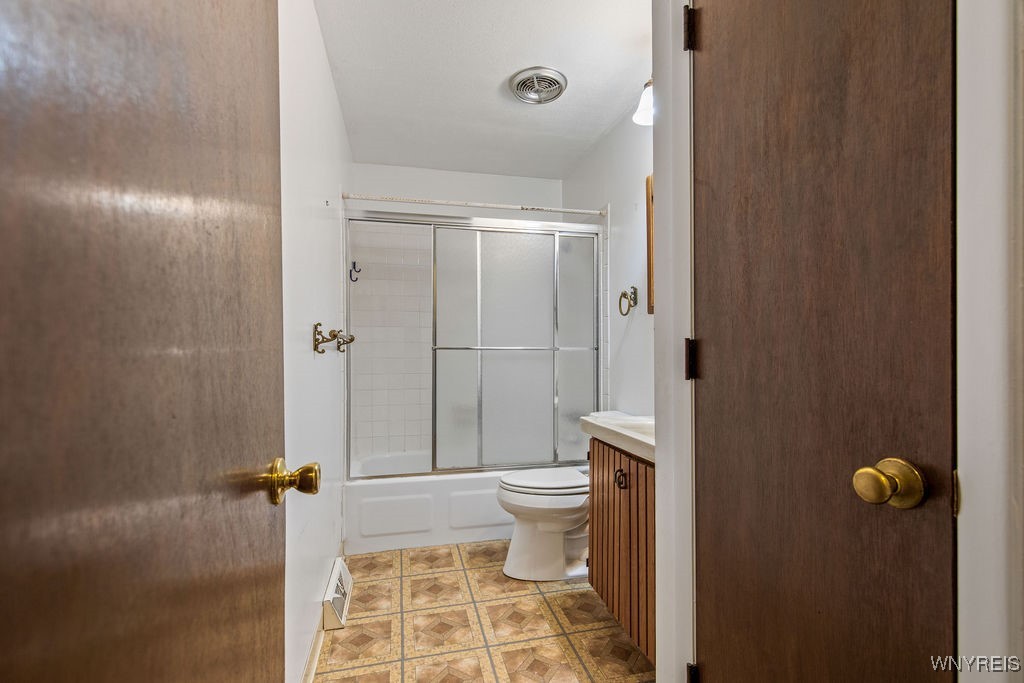 8230 Bitternut Lane, Clay, New York image 25