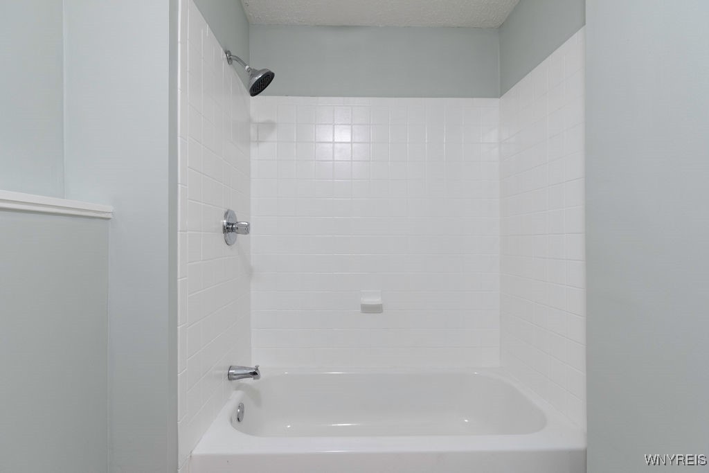 8230 Bitternut Lane, Clay, New York image 22