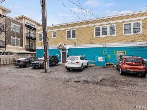 Tiny photo for 762 Elmwood, Apt. 1 Avenue, Buffalo, NY 14222 (MLS # B1646682)