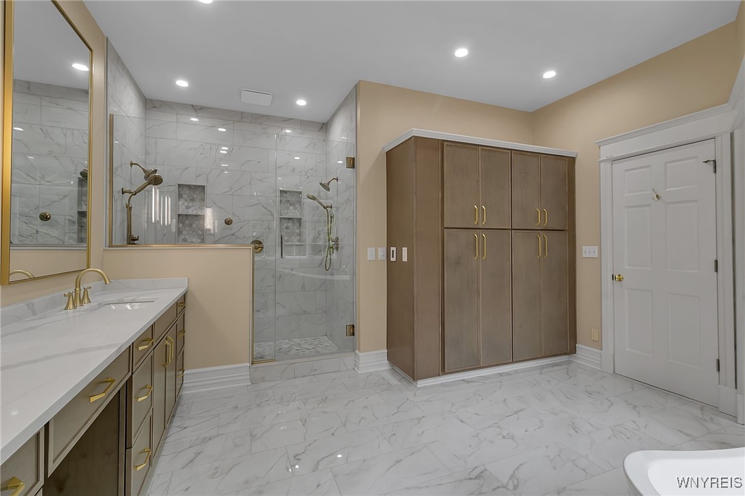 9540 Lakestone Court, Clarence, New York image 33