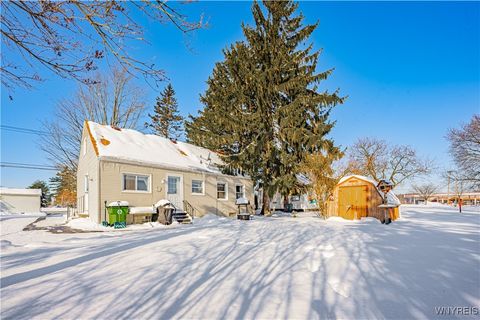 Tiny photo for 6107 Shawnee Road, Wheatfield, NY 14132 (MLS # B1660674)