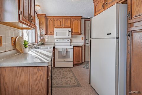 Tiny photo for 6107 Shawnee Road, Wheatfield, NY 14132 (MLS # B1660674)