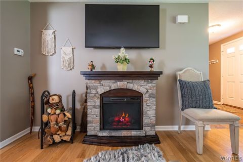Tiny photo for 270 Wimbledon Court, West Seneca, NY 14224 (MLS # B1684954)