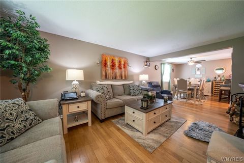 Tiny photo for 270 Wimbledon Court, West Seneca, NY 14224 (MLS # B1684954)