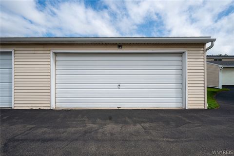 Tiny photo for 270 Wimbledon Court, West Seneca, NY 14224 (MLS # B1684954)