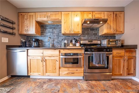 Tiny photo for 270 Wimbledon Court, West Seneca, NY 14224 (MLS # B1684954)