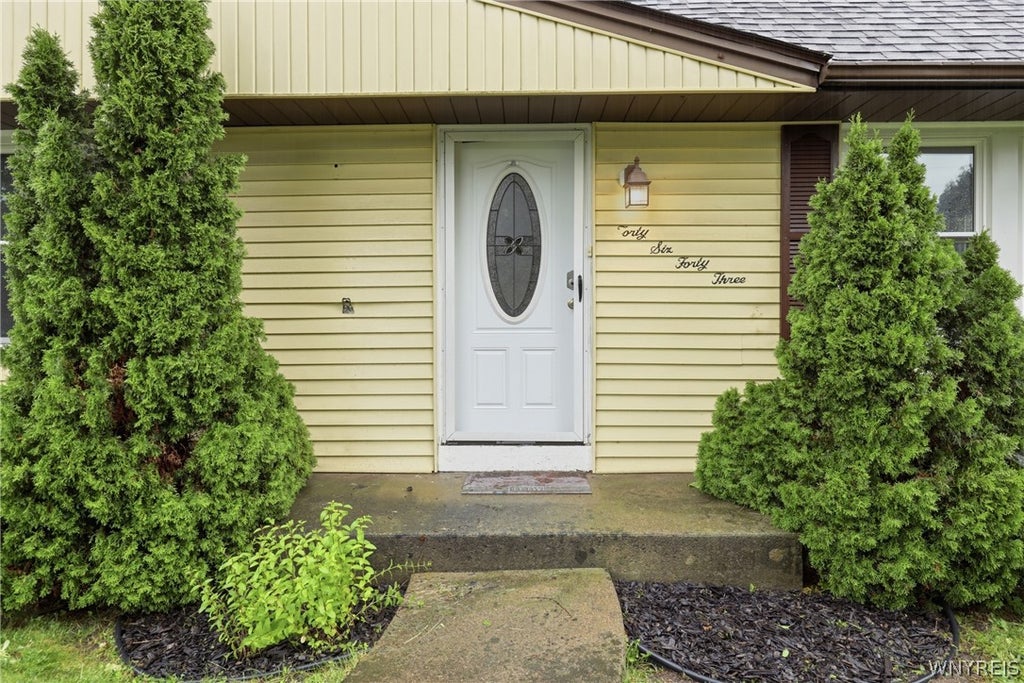 Photo of 4643 Patricia Drive, Niagara Falls, NY 14305 (MLS # B1714258)