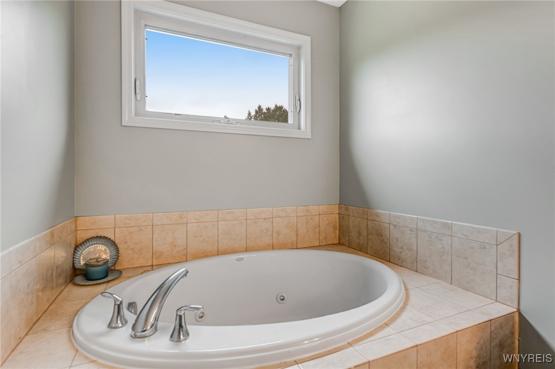 5236 Woodrich Court, Hamburg, New York image 37