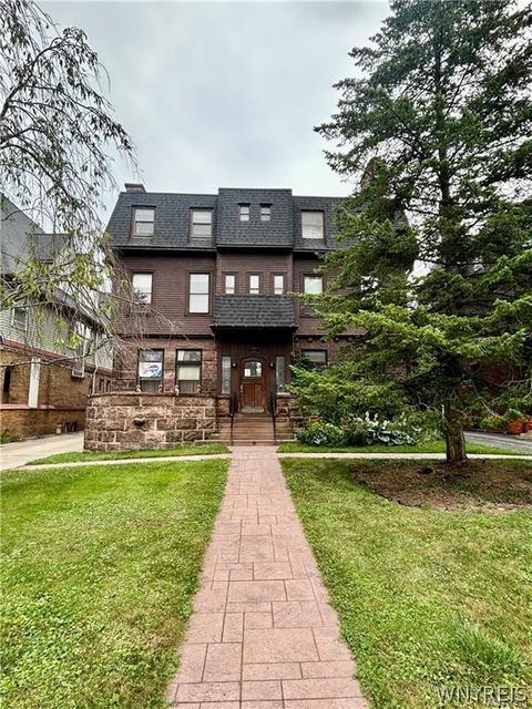 Photo of 307 Summer Street #8, Buffalo, NY 14222 (MLS # B1661709)