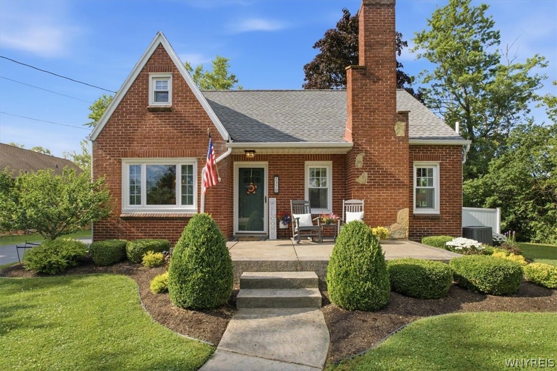 5370 Seneca Street - Photo 2
