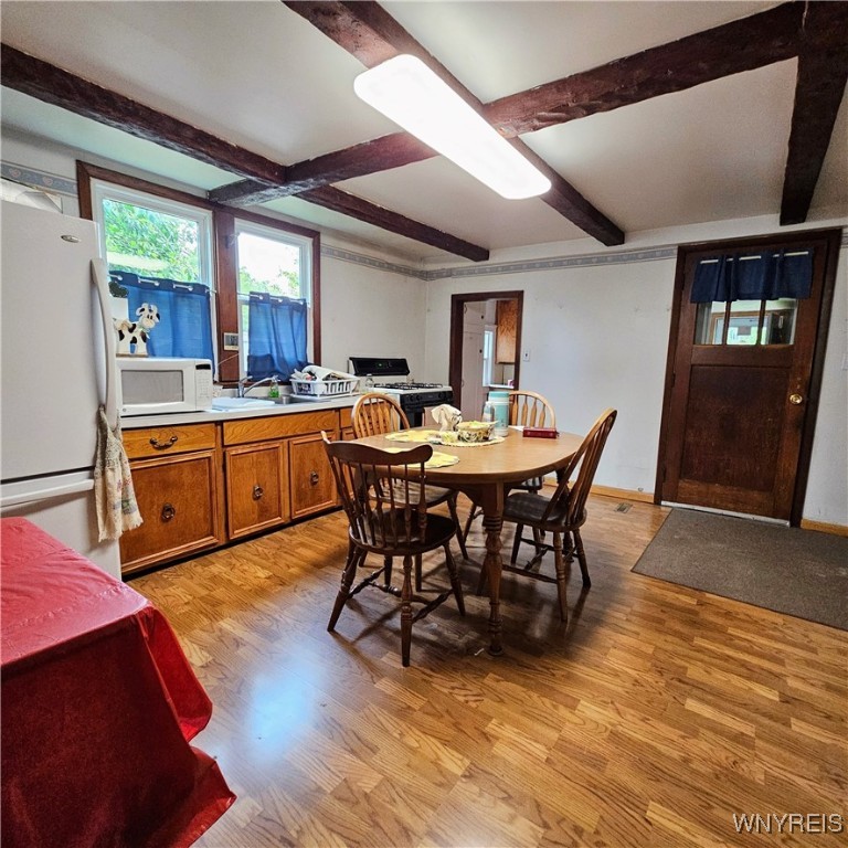 Lockport-City, New York 14094, United States, 4 Bedrooms Bedrooms, ,1 BathroomBathrooms,Residential,Pending,40586