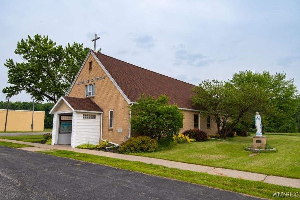 Photo of 5875 Ellicott Street Road, Bethany, NY 14054 (MLS # B1612939)