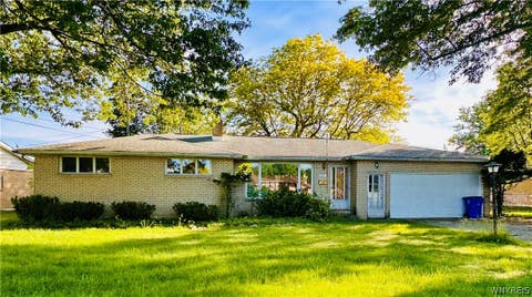 Photo of 37 Brian Lane, West Seneca, NY 14224 (MLS # B1689769)