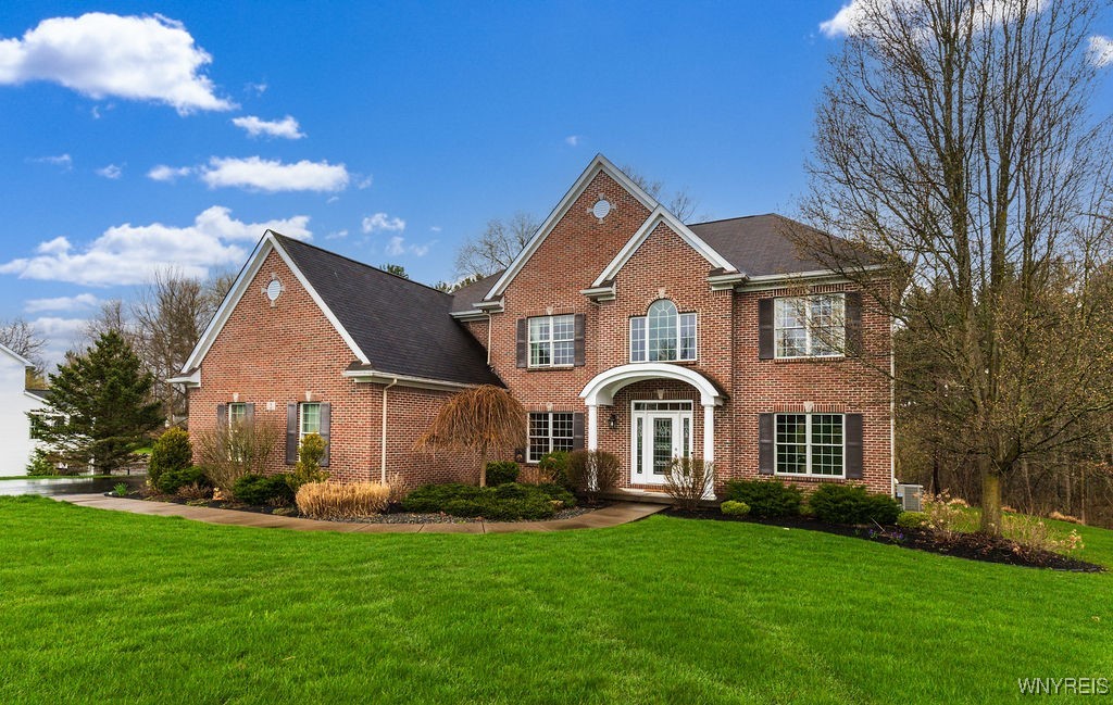 2 Valley Overlook Drive, Lancaster, New York image 2