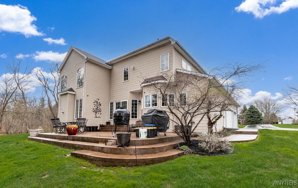 2 Valley Overlook Drive, Lancaster, New York image 4
