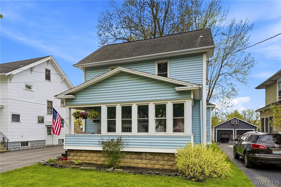 41 Woodlawn Avenue