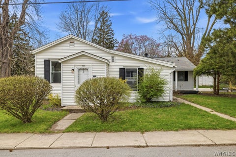Homes For Sale - 175 Niagara Street<br/> Niagara County, Lewiston, NY 14092