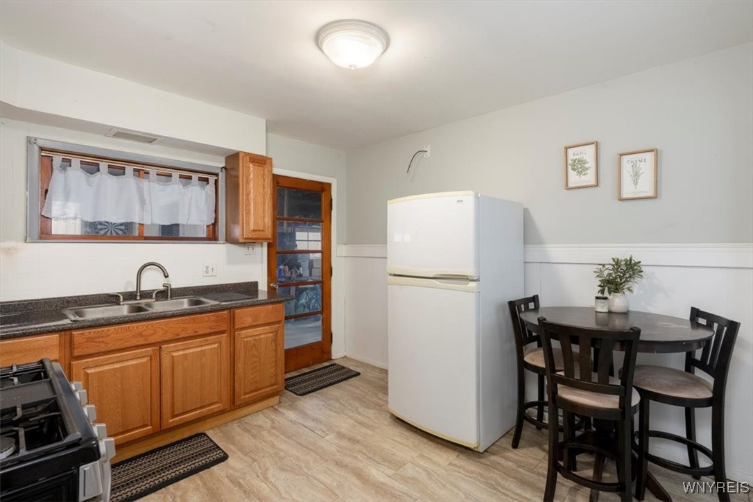 364 Homecrest Drive, Amherst, New York image 8