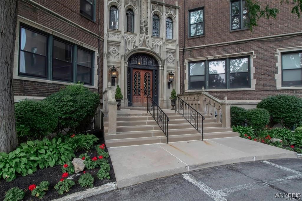 800 W Ferry Street #9D, Buffalo, New York image 3
