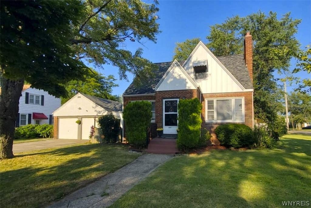 Photo of 275 Capen Boulevard BLVD, Amherst, NY 14226 (MLS # B1704807)