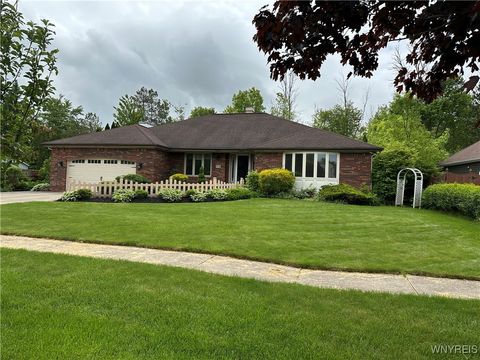 55 Hemlock Lane Lancaster NY 14086