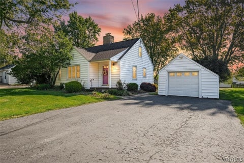 Photo of 5685 Locust Street Extension, Lockport Town, NY 14094 (MLS # B1687447)
