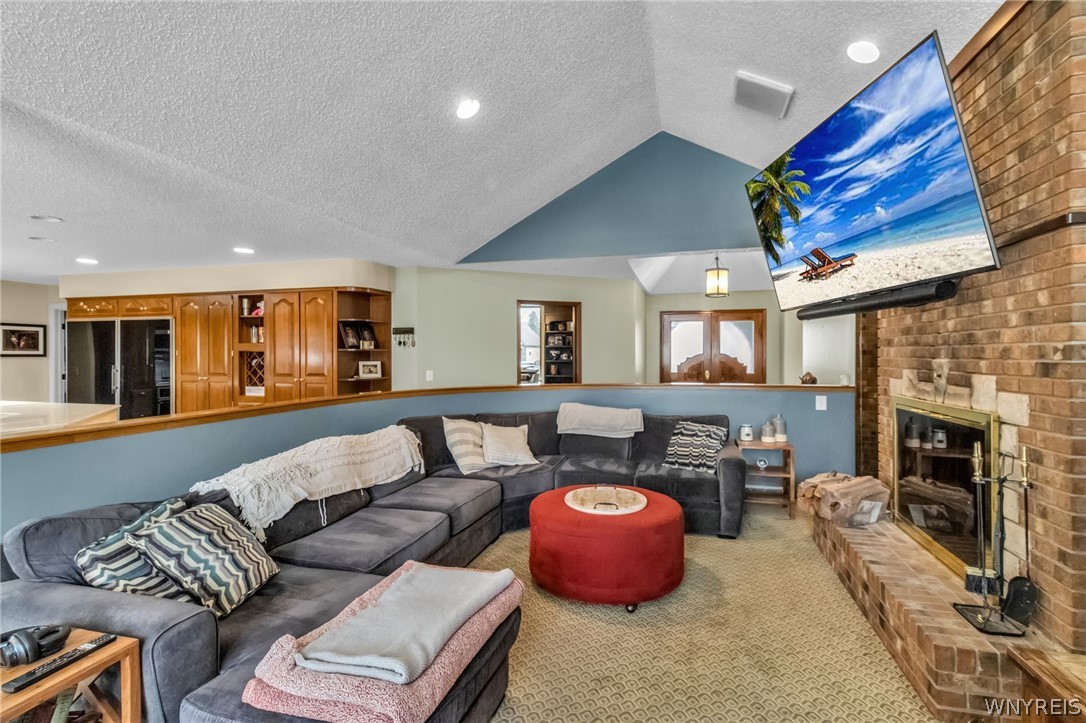 20 Rolling Meadow Lane