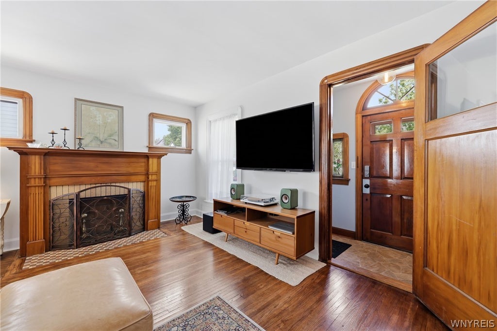 Photo of 52 Wellington Avenue, Tonawanda, NY 14223 (MLS # B1700293)