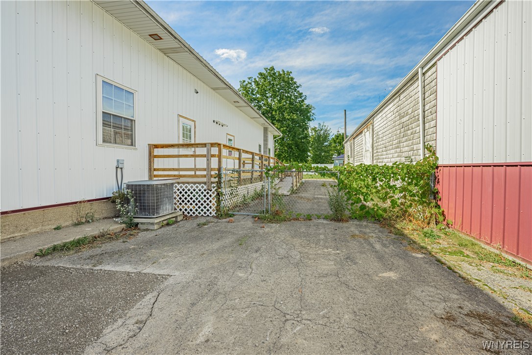 Newfane, New York 14108, United States, ,Commercial,Active,131069