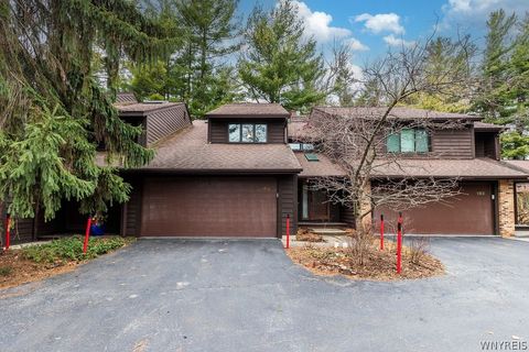 Photo of 186 Breezewood Common Cmn, Amherst, NY 14051 (MLS # B1664143)