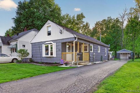 Photo of 316 North Avenue, North Tonawanda, NY 14120 (MLS # B1684475)