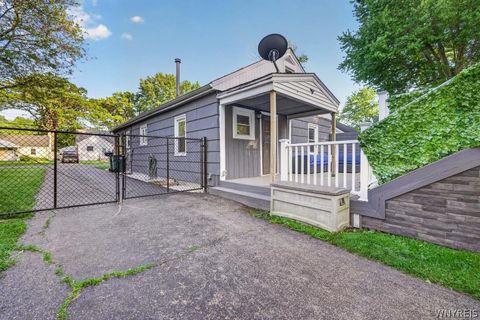 Tiny photo for 316 North Avenue, North Tonawanda, NY 14120 (MLS # B1684475)