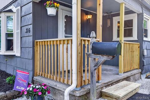 Tiny photo for 316 North Avenue, North Tonawanda, NY 14120 (MLS # B1684475)