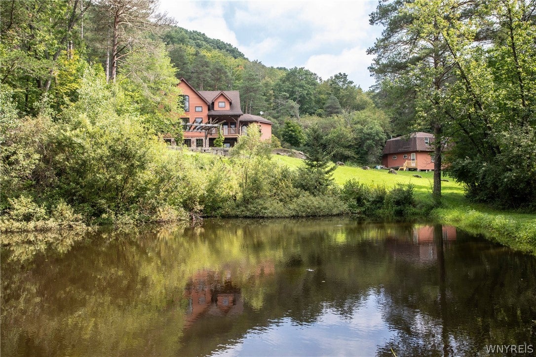 7064 Ellicottville Maples Road
