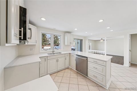 Tiny photo for 3545 Heatherwood Drive, Hamburg, NY 14075 (MLS # B1660816)