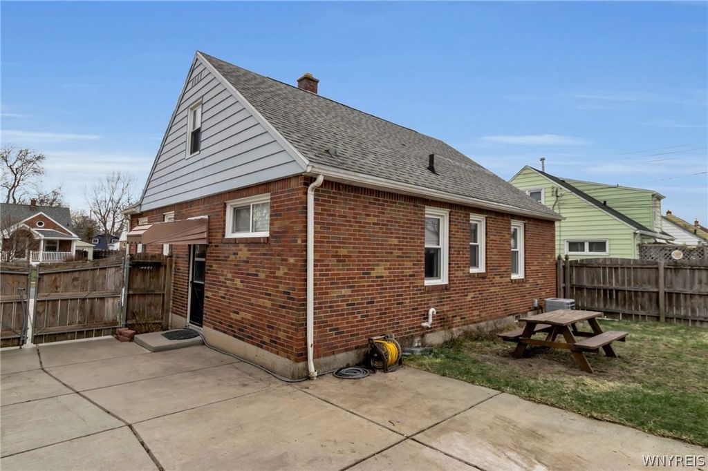 Photo of 75 Albion Avenue, Amherst, NY 14226 (MLS # B1669984)