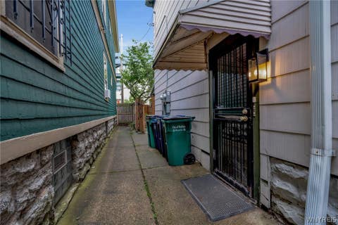 Tiny photo for 610 Ashland Avenue #1, Buffalo, NY 14222 (MLS # B1708574)
